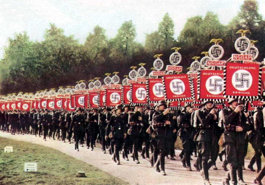 nazi-soldiers-marching Все войны Запада против России — это войны "библейских Иудеев" против Ариев и их потомков!