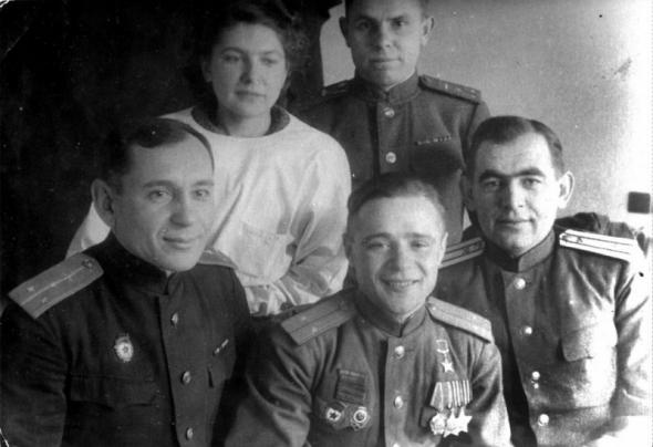 C сослуживцами